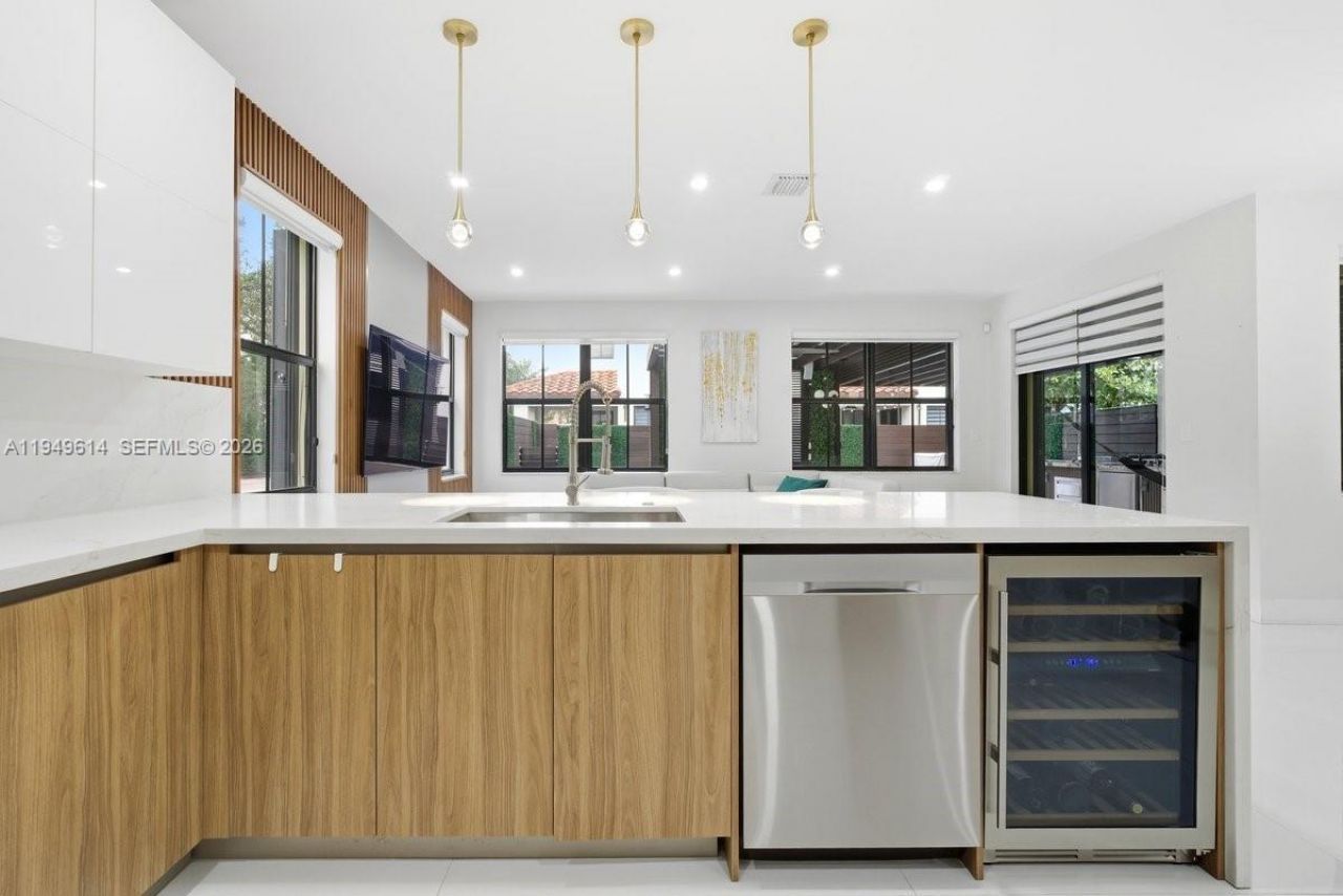 7026 NW 103rd Pl, Doral, FL 33178 Photo