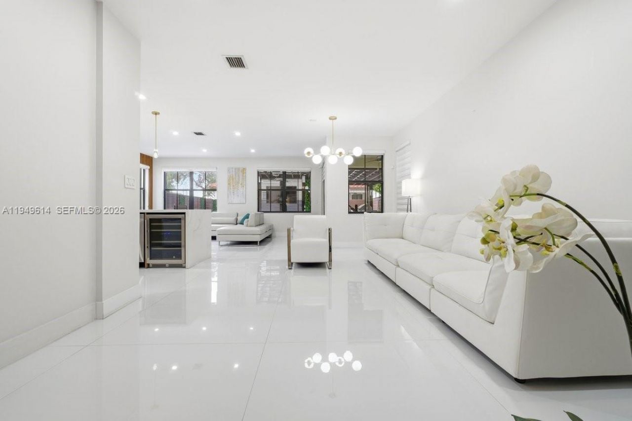 7026 NW 103rd Pl, Doral, FL 33178 Photo