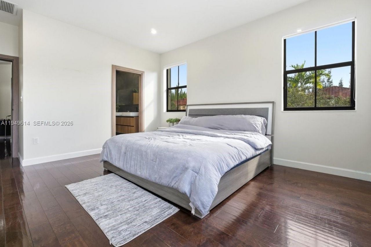 7026 NW 103rd Pl, Doral, FL 33178 Photo