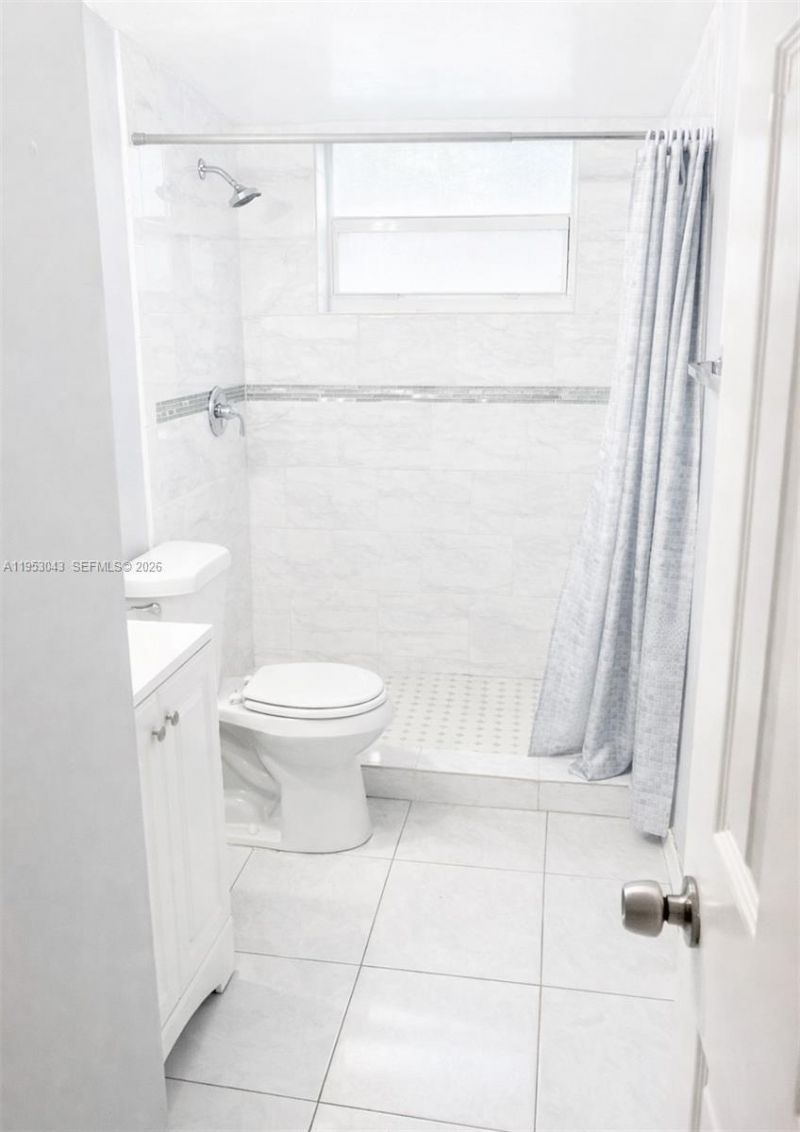 13715 Kendale Lakes Cir, Unit A-116, Miami, FL 33183 Photo