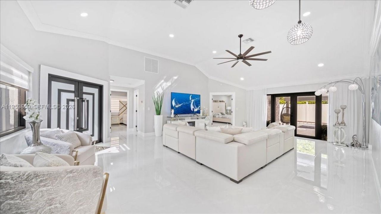 11611 SW 9th Ct, Pembroke Pines, FL 33025 Photo