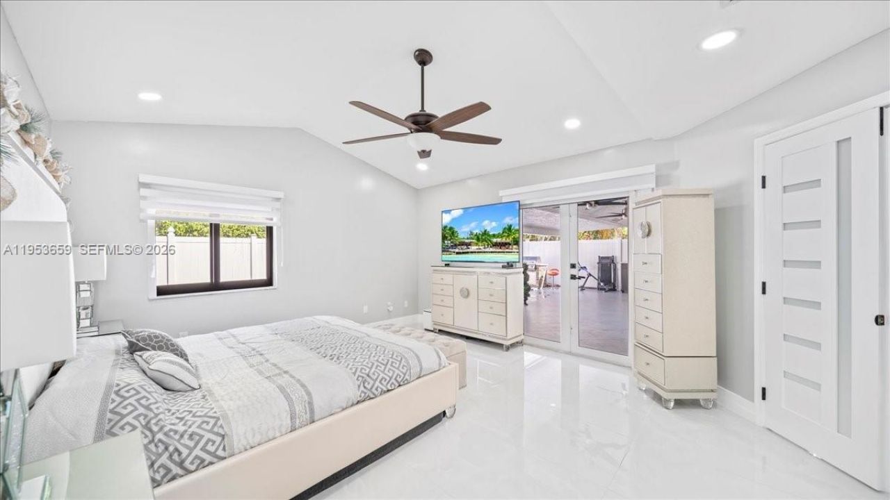 11611 SW 9th Ct, Pembroke Pines, FL 33025 Photo