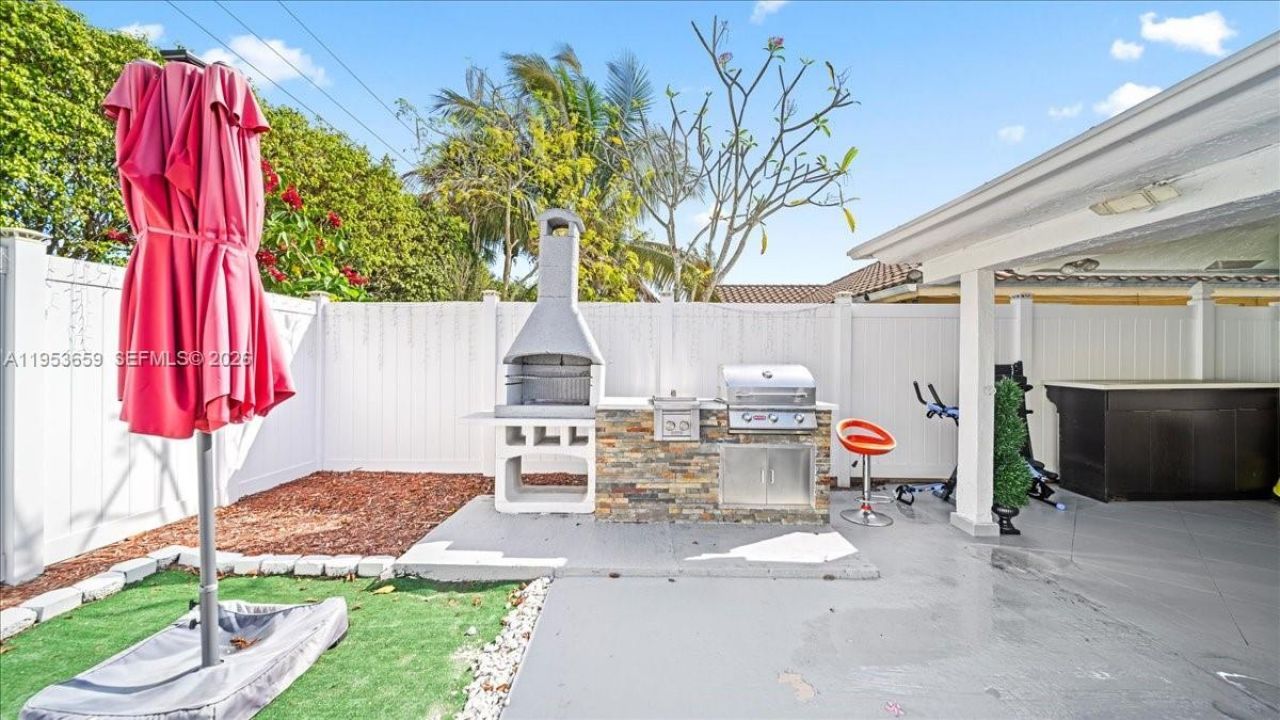 11611 SW 9th Ct, Pembroke Pines, FL 33025 Photo