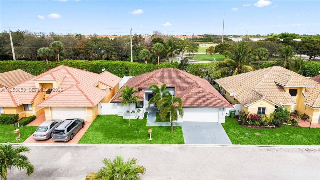 11611 SW 9th Ct, Pembroke Pines, FL 33025 Photo