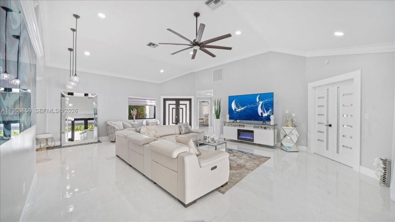 11611 SW 9th Ct, Pembroke Pines, FL 33025 Photo