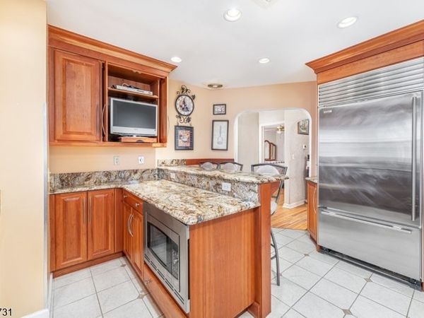 1094 Mcbride Ave, Woodland Park, NJ 07424