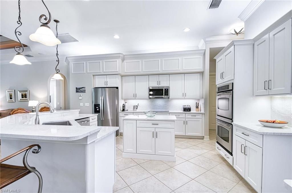 3002 Crayton Rd, Naples, FL 34103 Photo