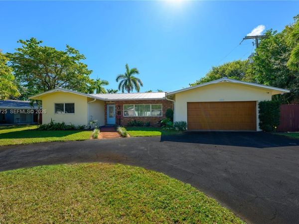 550 NE 5th St, Pompano Beach, FL 33060