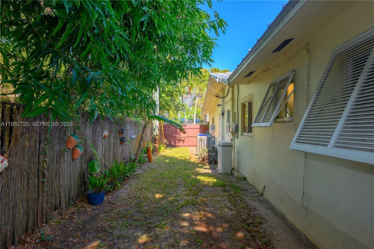 550 NE 5th St, Pompano Beach, FL 33060 Photo