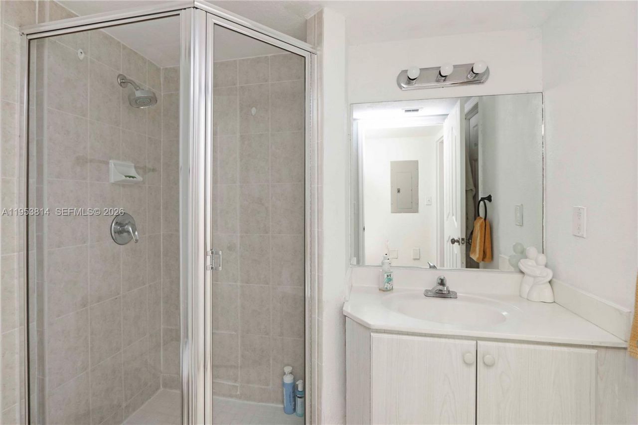 10921 NW 88th Ter , Unit 1303, Doral, FL 33178 Photo