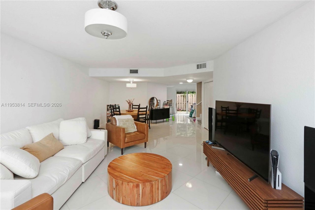 10921 NW 88th Ter , Unit 1303, Doral, FL 33178 Photo