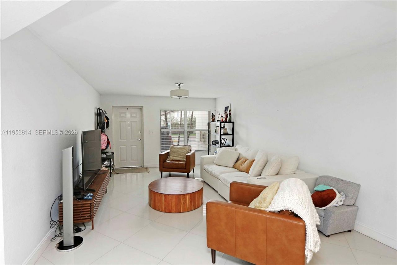 10921 NW 88th Ter , Unit 1303, Doral, FL 33178 Photo