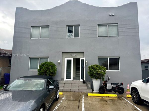 1684 SW 10th St , Miami, FL 33135