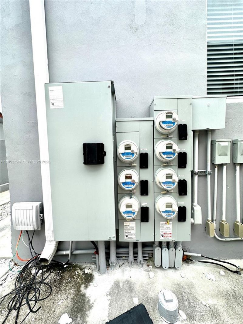 1684 SW 10th St , Miami, FL 33135 Photo