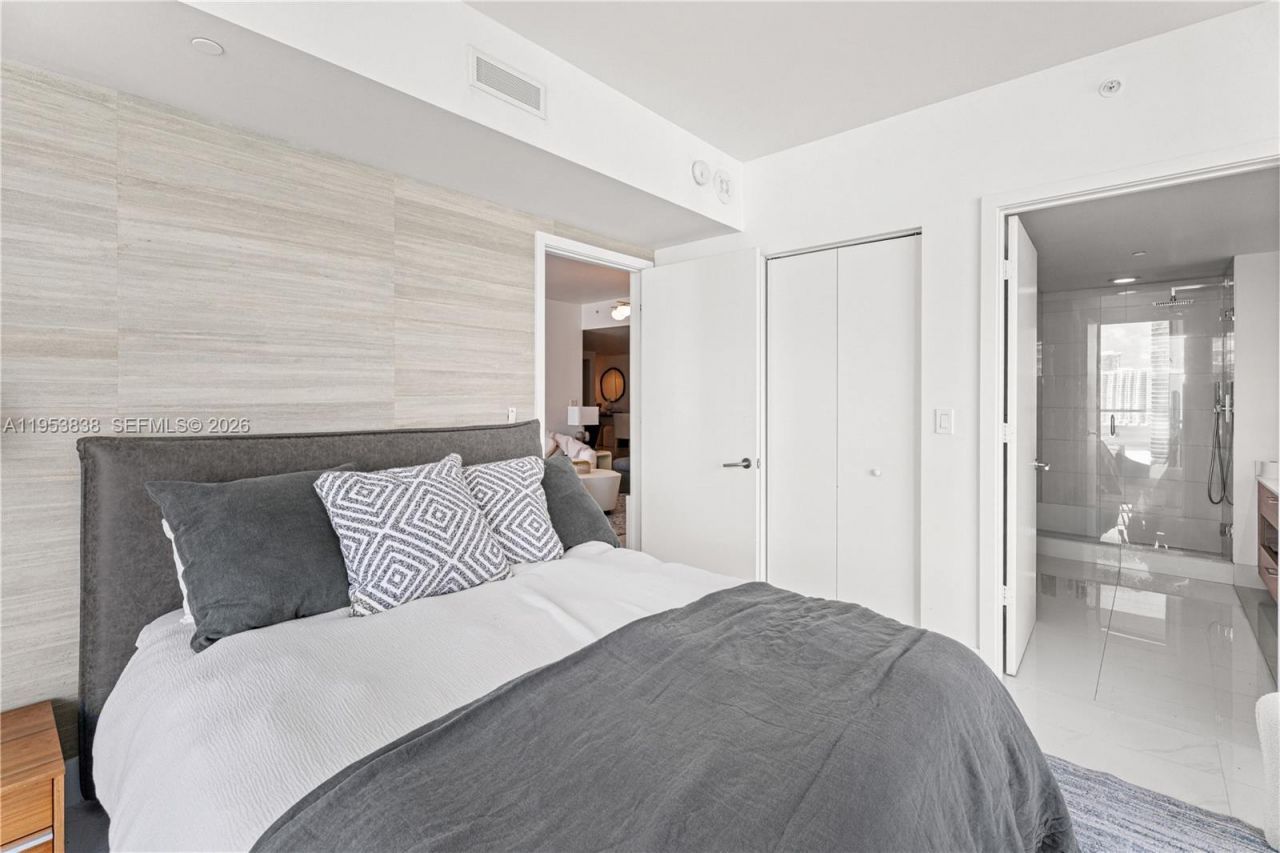 1300 S Miami Ave, Unit 2810, Miami, FL 33130 Photo