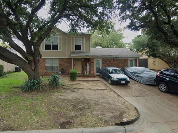 2204 Foxcroft Lane, Arlington, TX 76014