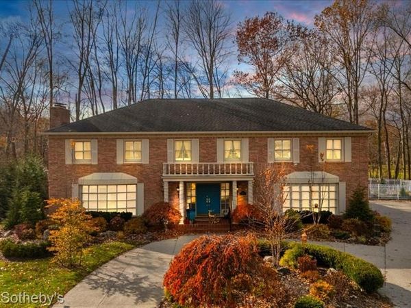 38383 Saddle Lane, Clinton Twp, MI 48036