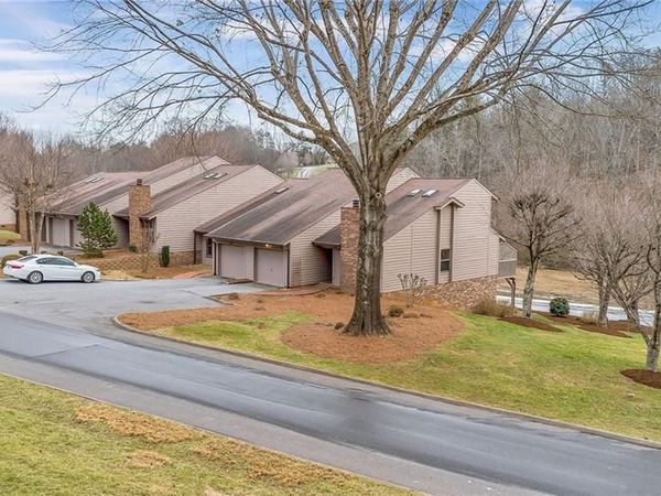 1508 E Ivy Trace, Wilkesboro, NC 28697