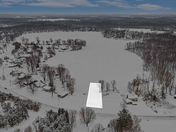 9758 10 Mile Road NE, Rockford, MI 49341