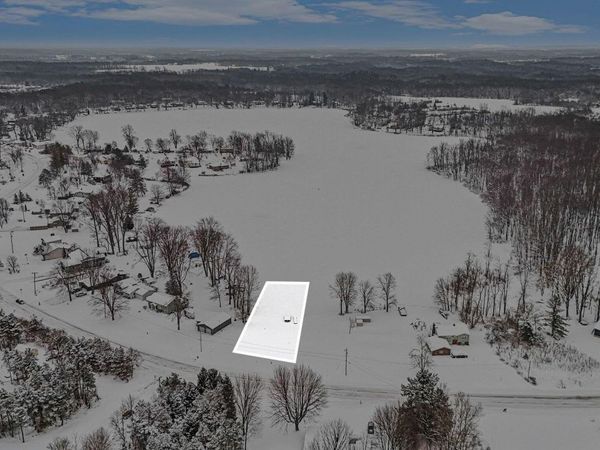 9772 10 Mile Road NE, Rockford, MI 49341