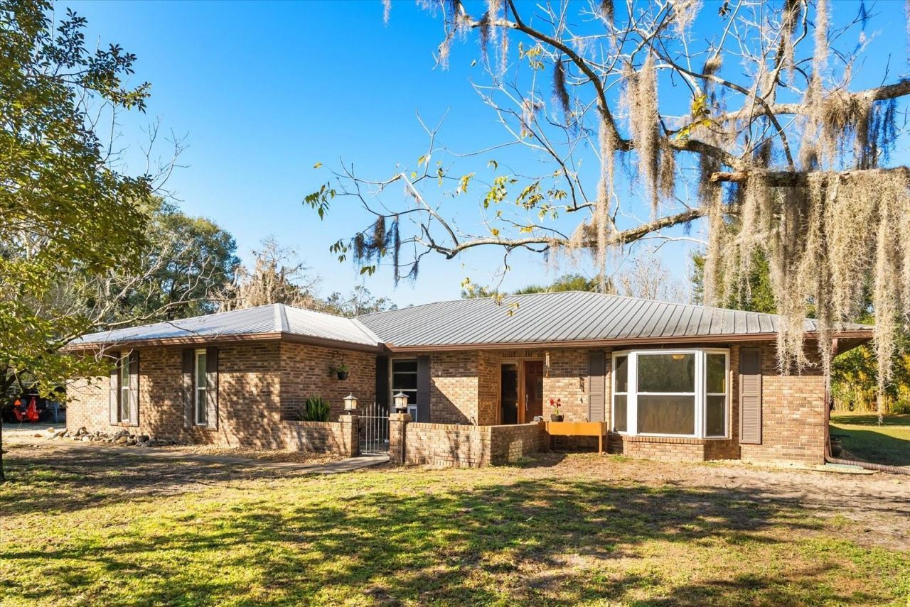 2002 Pine Court, Deland, FL 32720 Main Photo