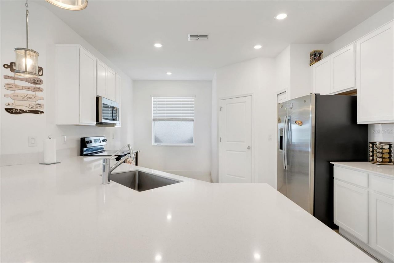 1052 Holden Way, Eagle Lake, FL 33839 Photo