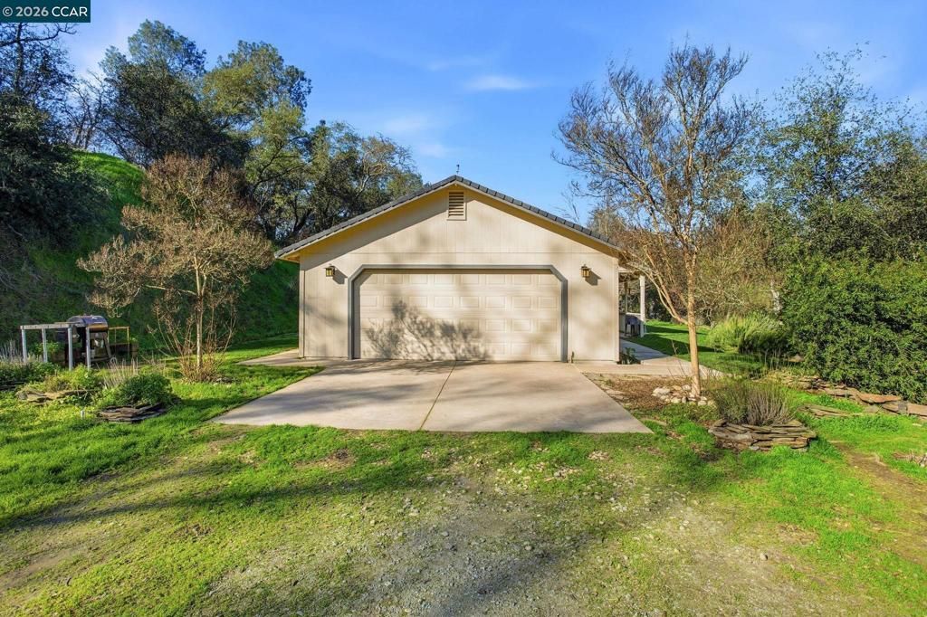 5250 Treosti Pl, Valley Springs, CA 95252 Main Photo