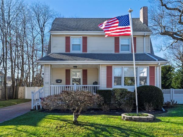 29 Norwich Avenue, Lynbrook, NY 11563