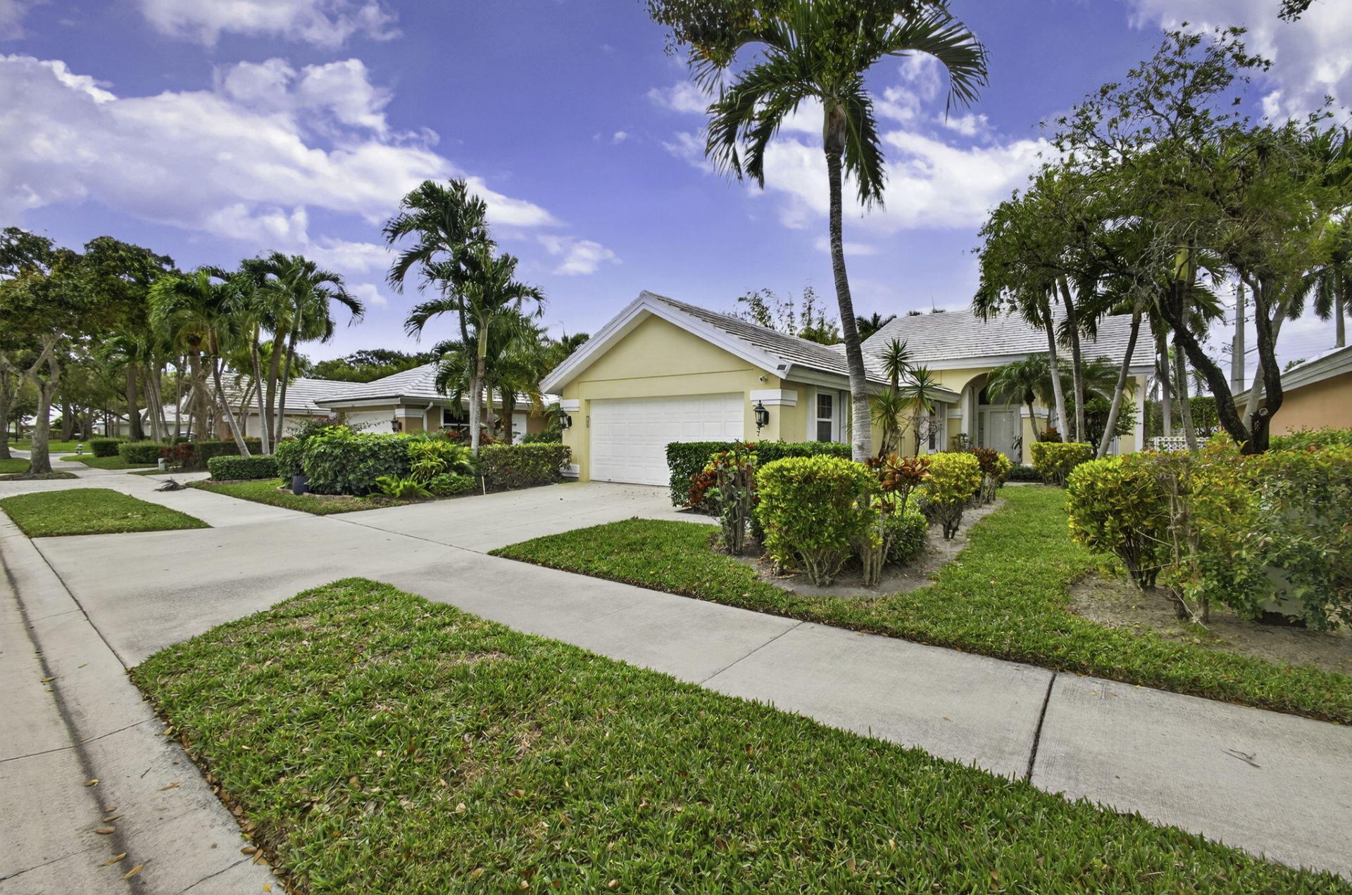 2347 Saratoga Bay Drive, West Palm Beach, FL 33409 Photo