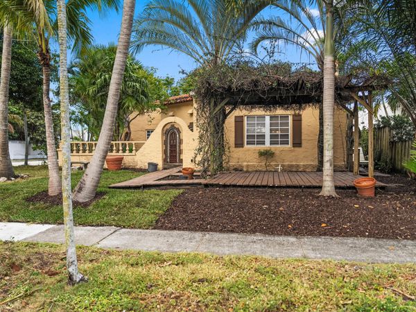735 Colonial Road, West Palm Beach, FL 33405
