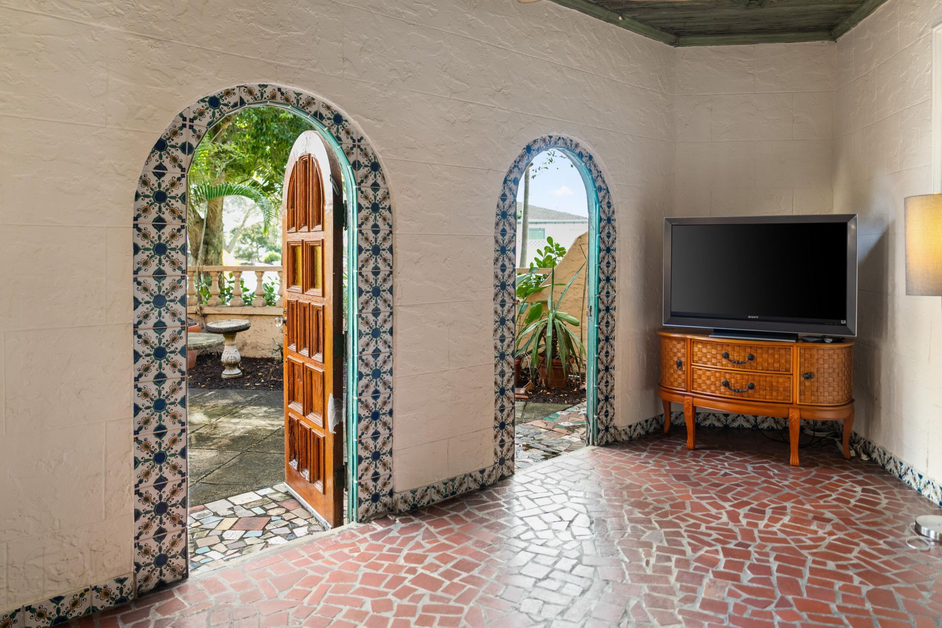 735 Colonial Road, West Palm Beach, FL 33405 Photo