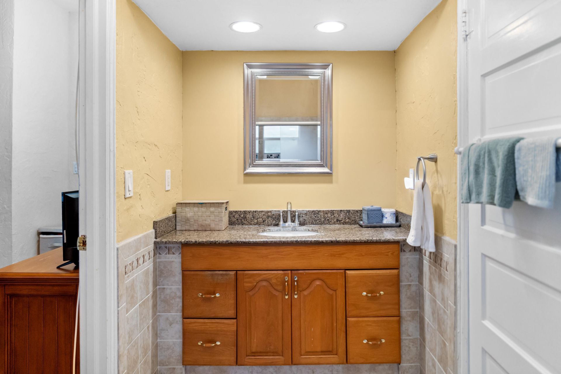 735 Colonial Road, West Palm Beach, FL 33405 Photo