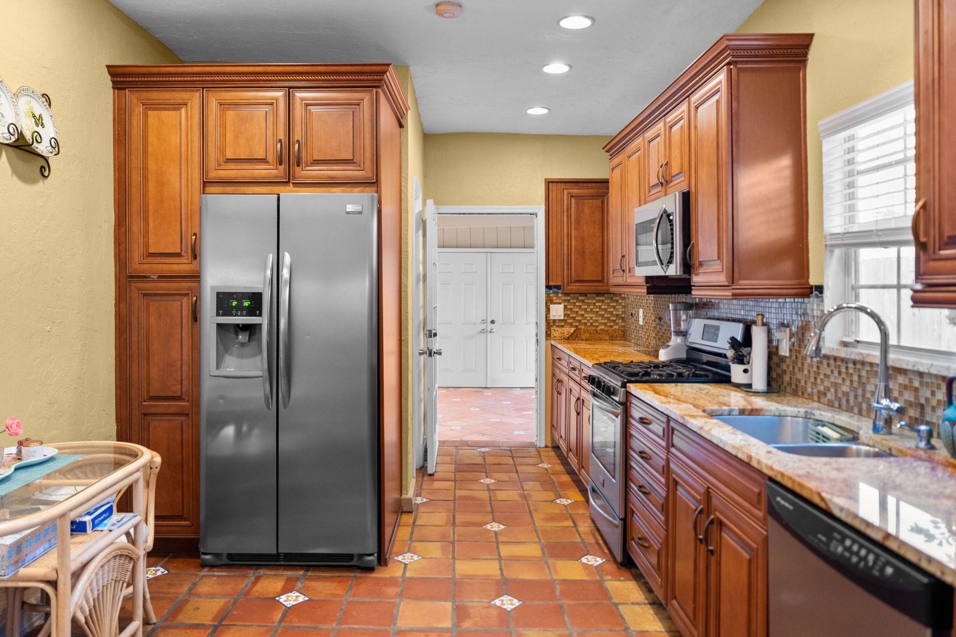 735 Colonial Road, West Palm Beach, FL 33405 Photo