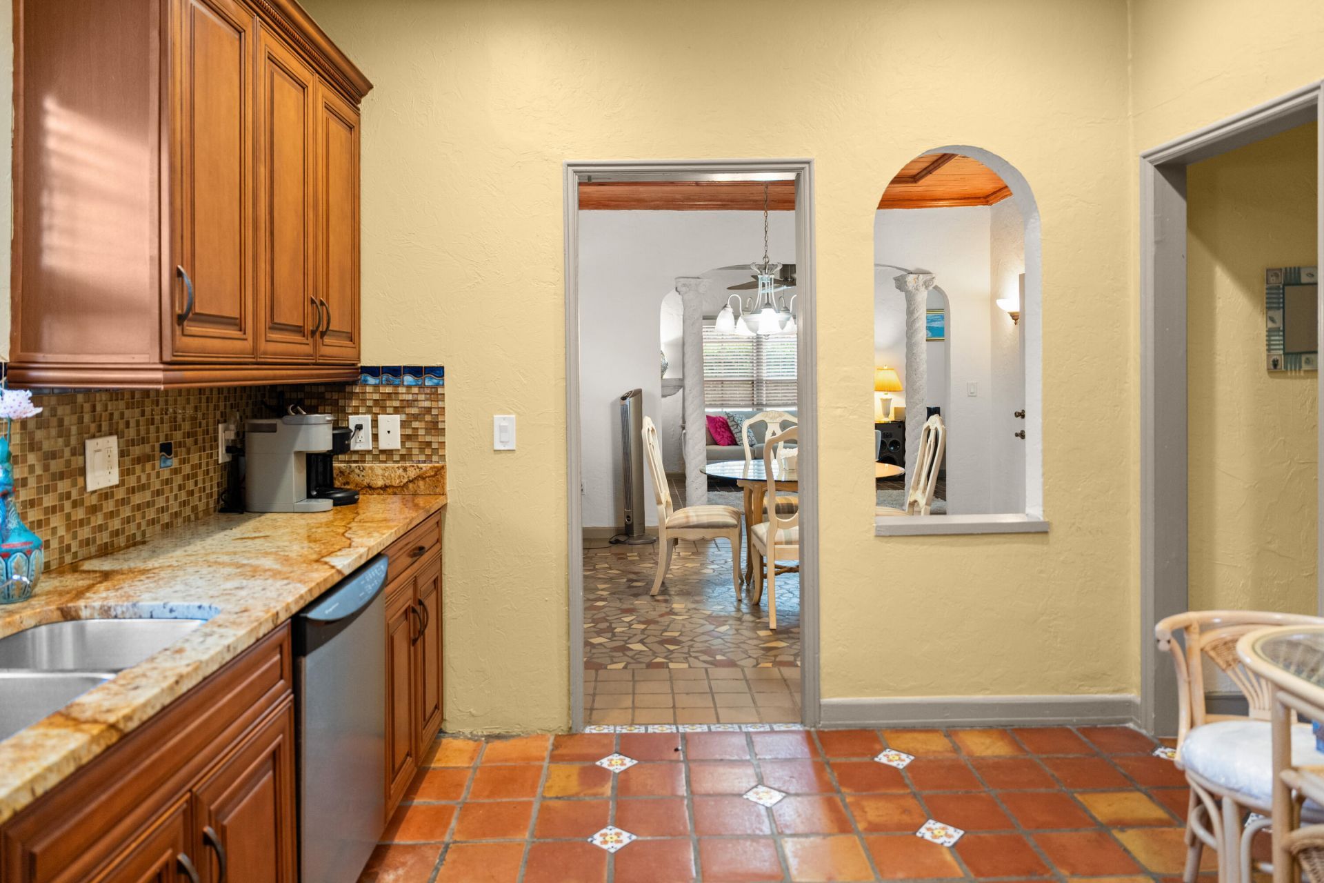 735 Colonial Road, West Palm Beach, FL 33405 Photo