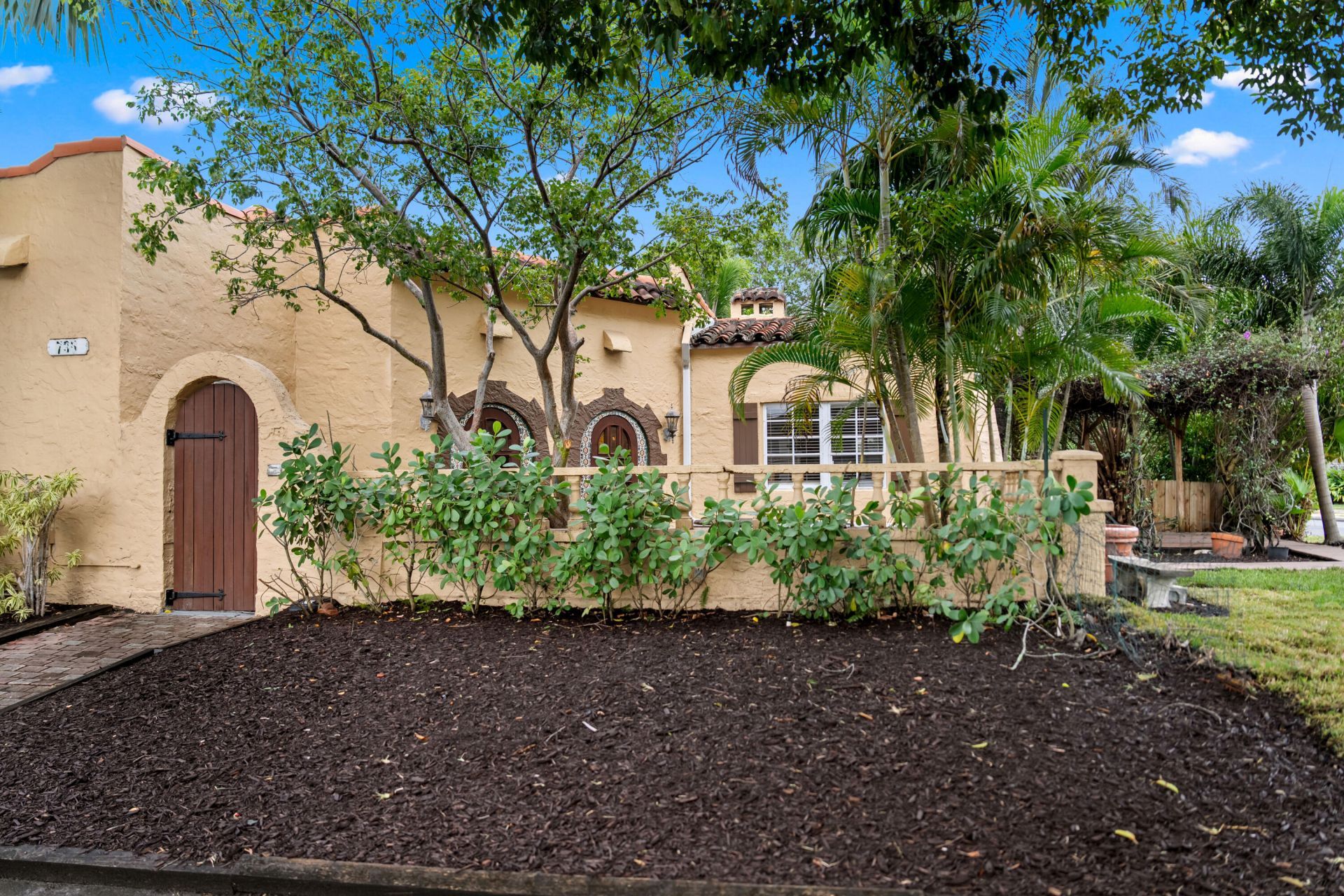 735 Colonial Road, West Palm Beach, FL 33405 Photo