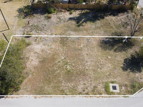 1018 W 1st ST, Taylor, TX 76574