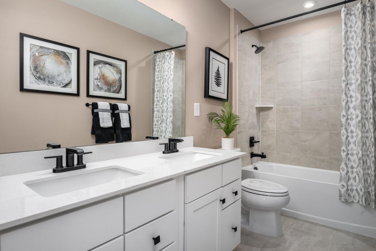 1031 N Thinleaf Avenue Photo 24