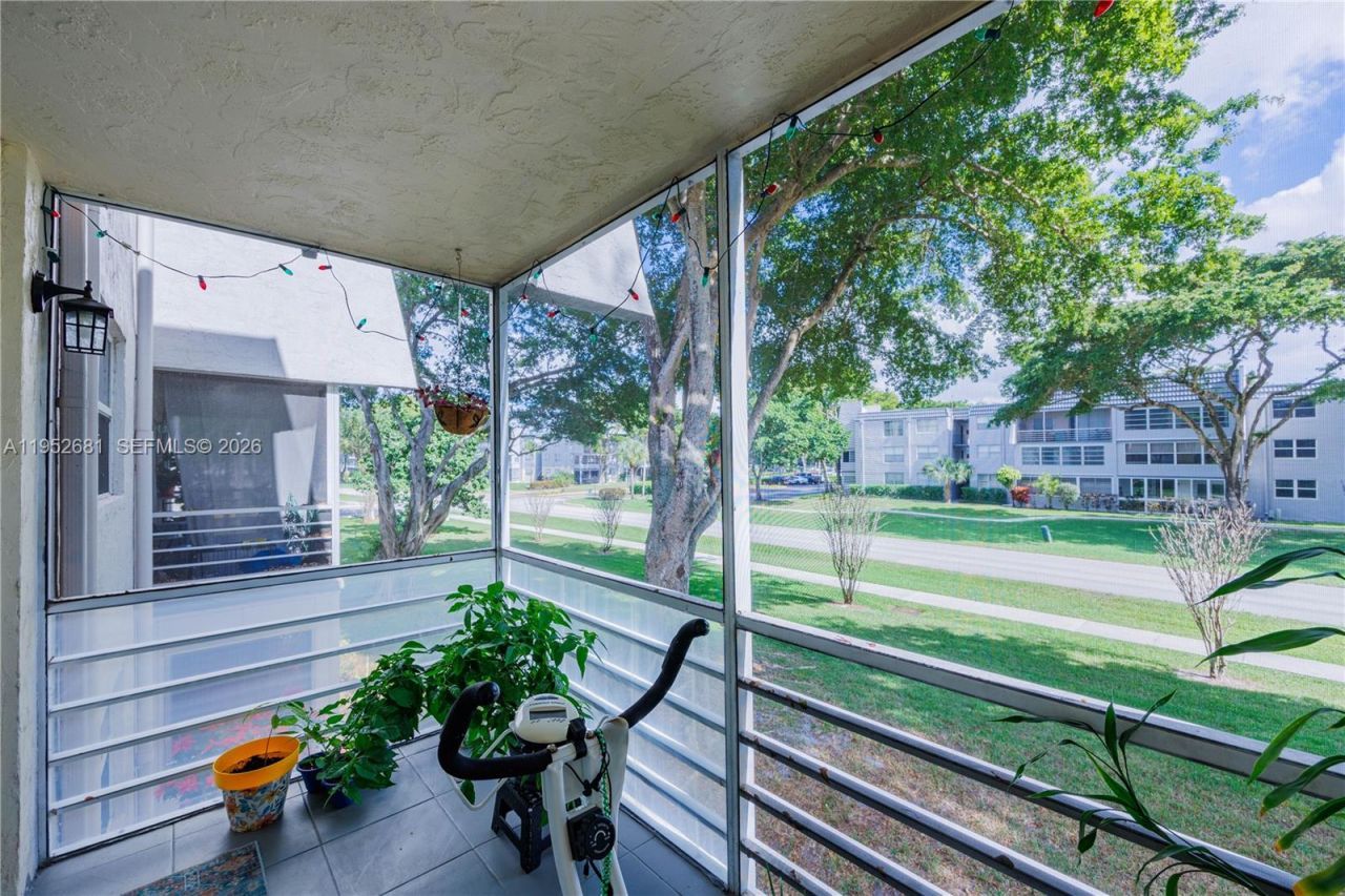 9100 Lime Bay Blvd, Unit 209, Tamarac, FL 33321 Photo