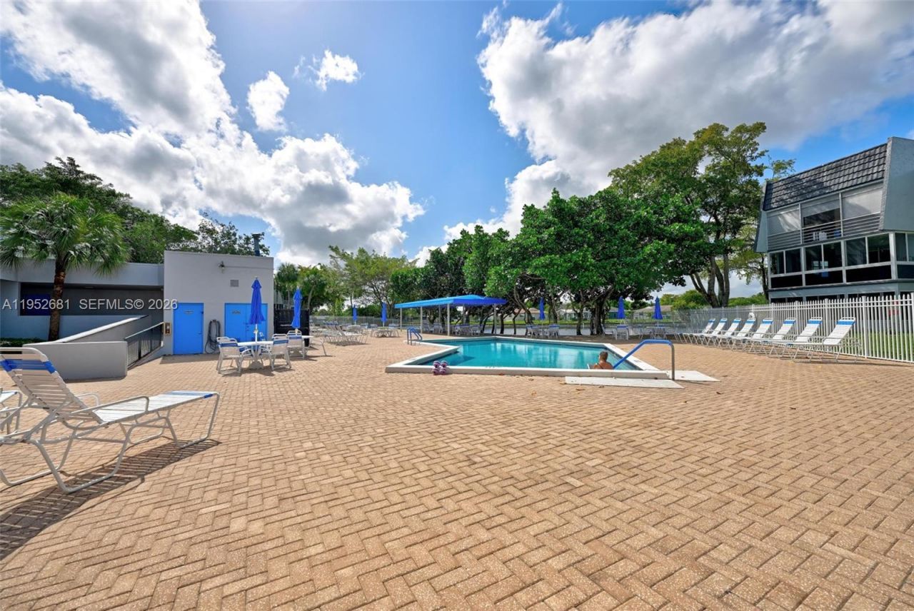 9100 Lime Bay Blvd, Unit 209, Tamarac, FL 33321 Photo