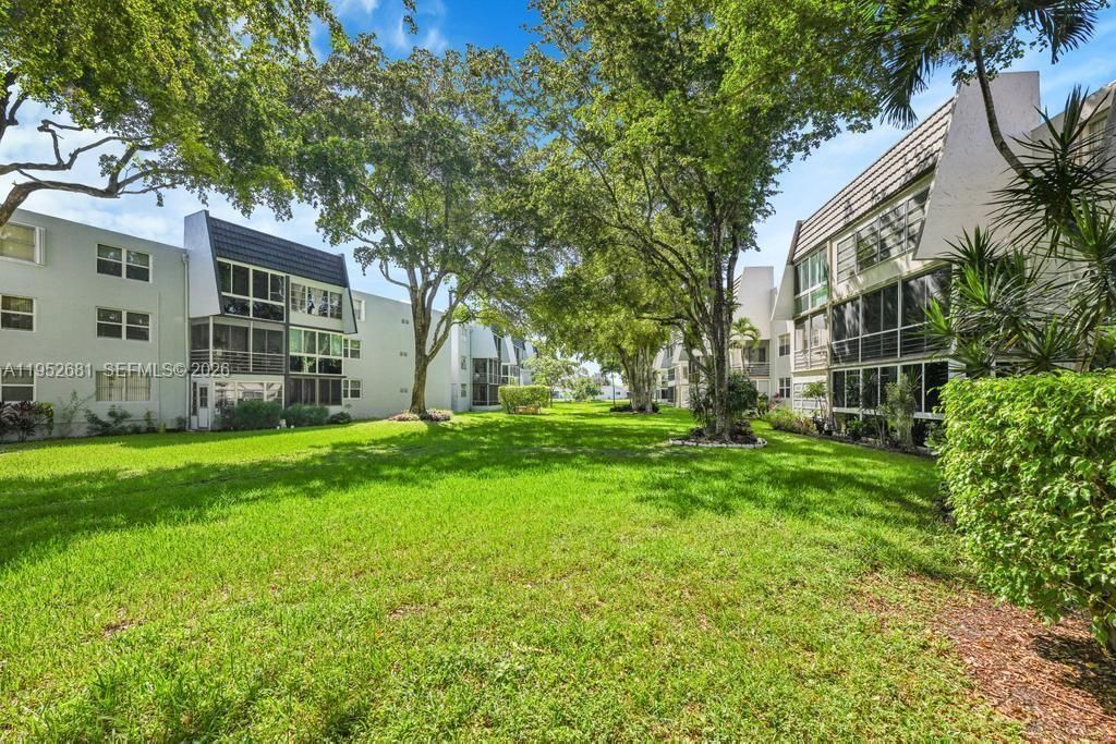 9100 Lime Bay Blvd, Unit 209, Tamarac, FL 33321 Photo