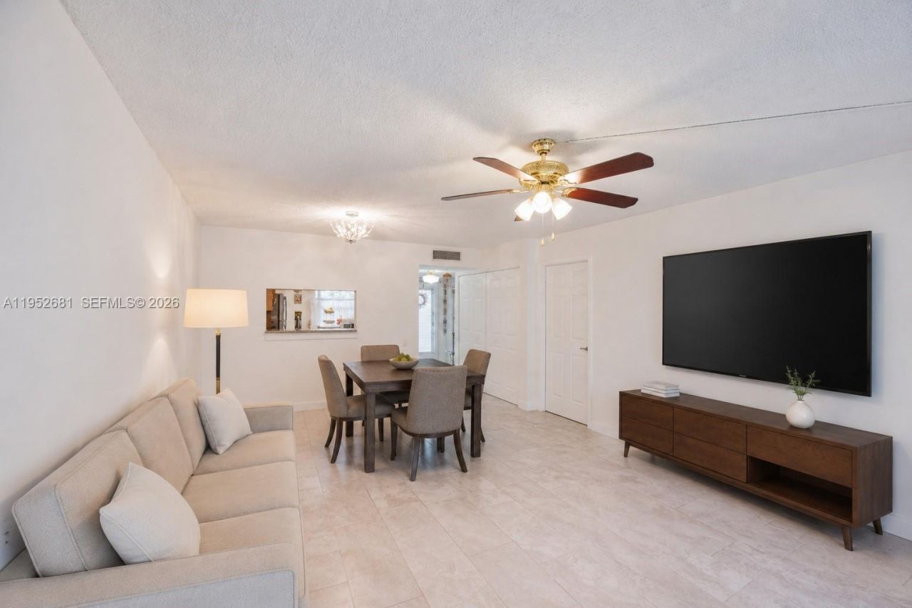 9100 Lime Bay Blvd, Unit 209, Tamarac, FL 33321 Photo