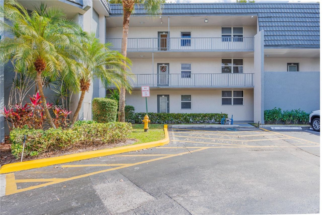 9100 Lime Bay Blvd, Unit 209, Tamarac, FL 33321 Photo