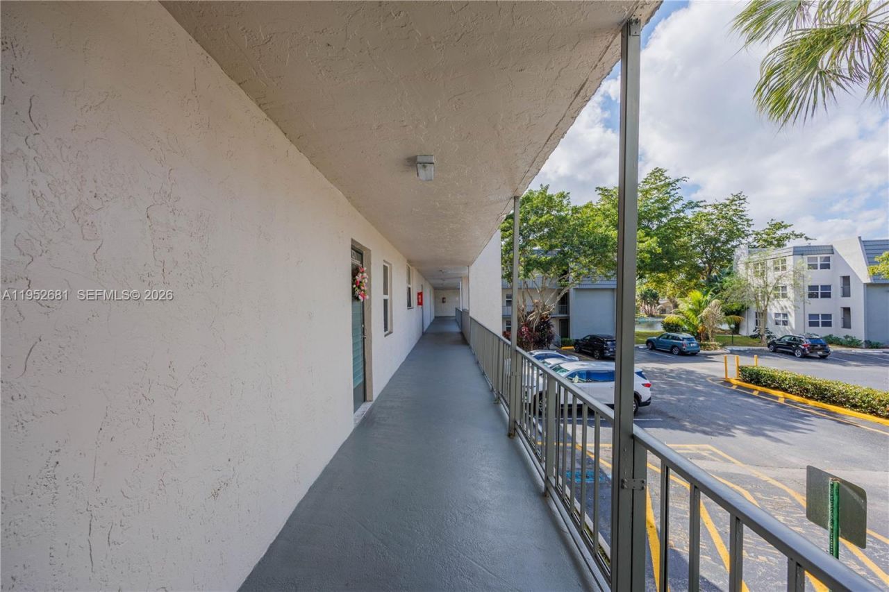 9100 Lime Bay Blvd, Unit 209, Tamarac, FL 33321 Photo