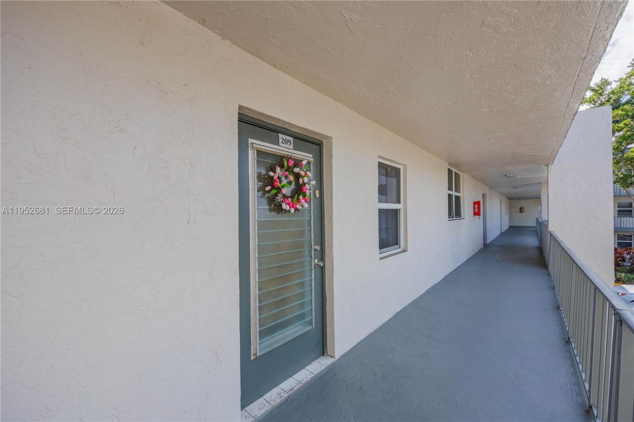9100 Lime Bay Blvd, Unit 209, Tamarac, FL 33321 Photo