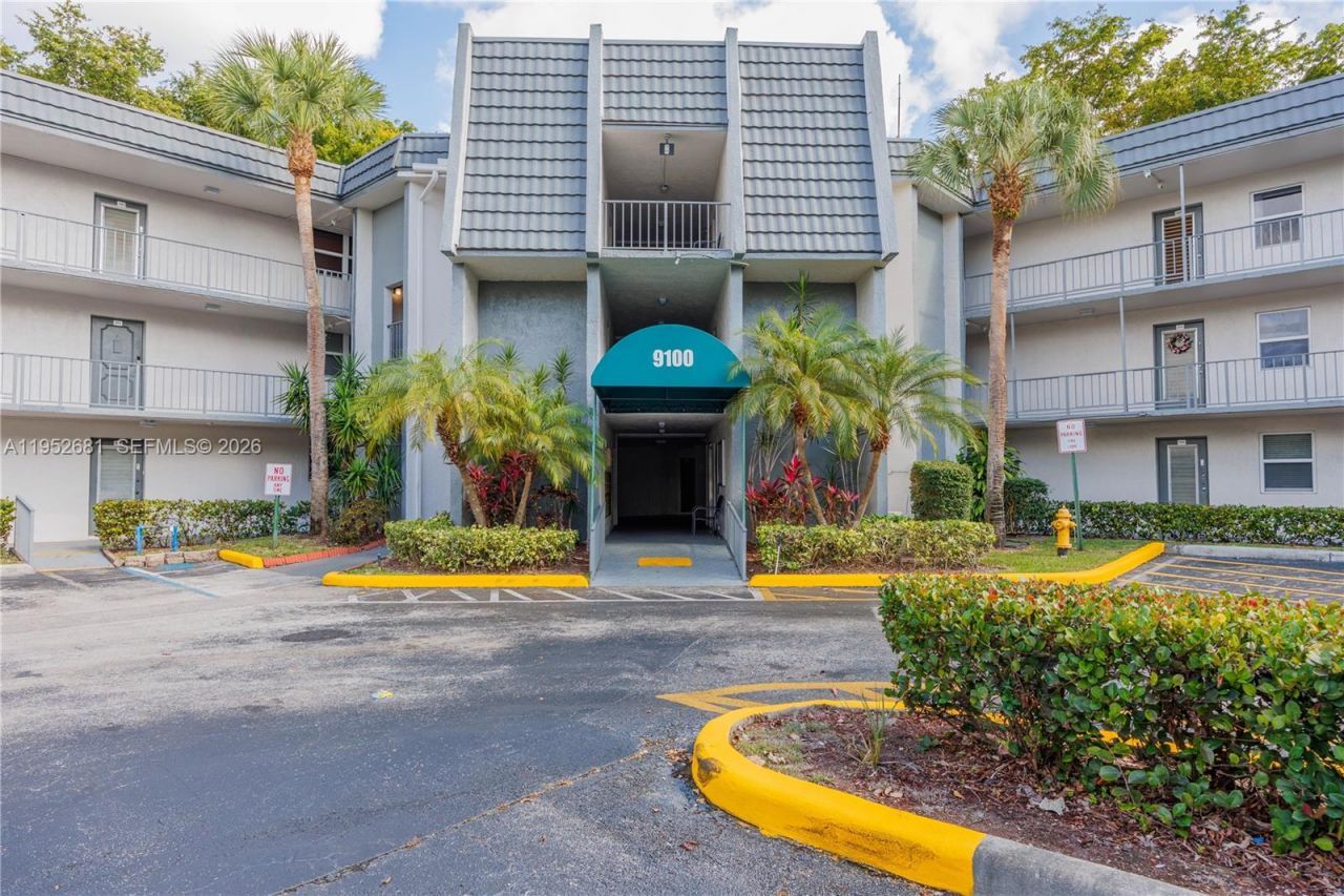 9100 Lime Bay Blvd, Unit 209, Tamarac, FL 33321 Photo