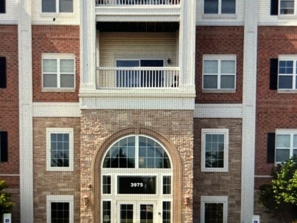 3975 Idlewild Lane, Unit 107, Naperville, IL 60564