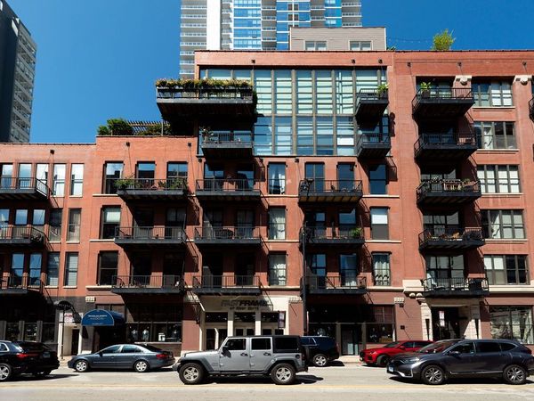 300 W Grand Avenue, Unit 209, Chicago, IL 60654