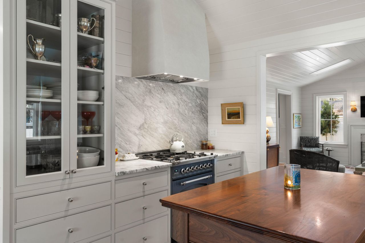 12 Ellen Avenue Photo 11