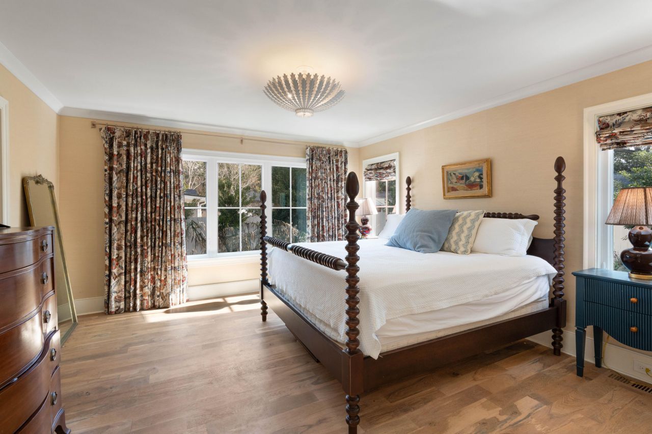 12 Ellen Avenue Photo 18