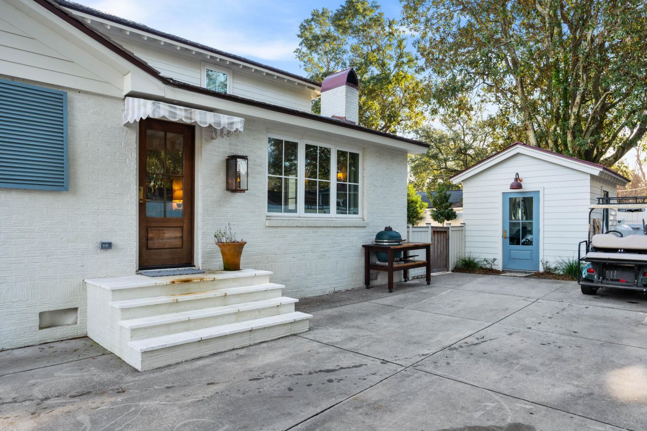 12 Ellen Avenue Photo 49